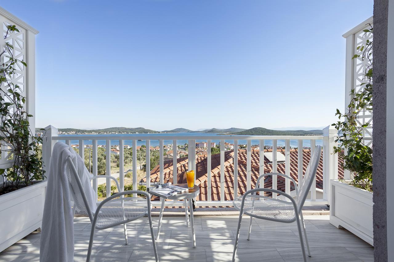 Cunda Pur Beyaz Hotel エクステリア 写真
