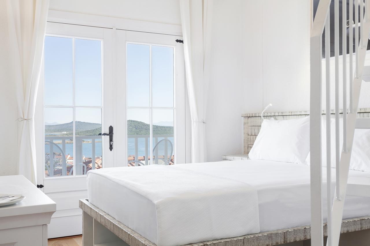 Cunda Pur Beyaz Hotel エクステリア 写真