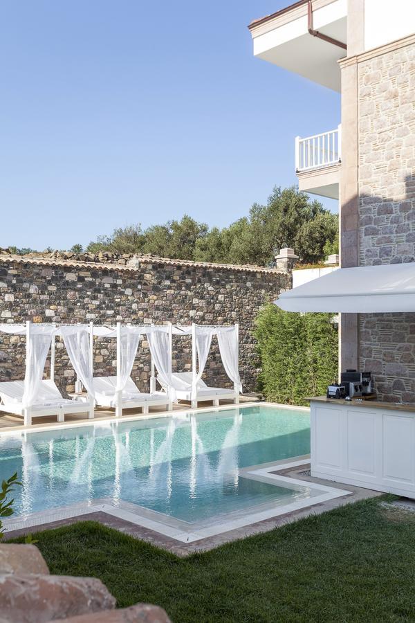 Cunda Pur Beyaz Hotel エクステリア 写真