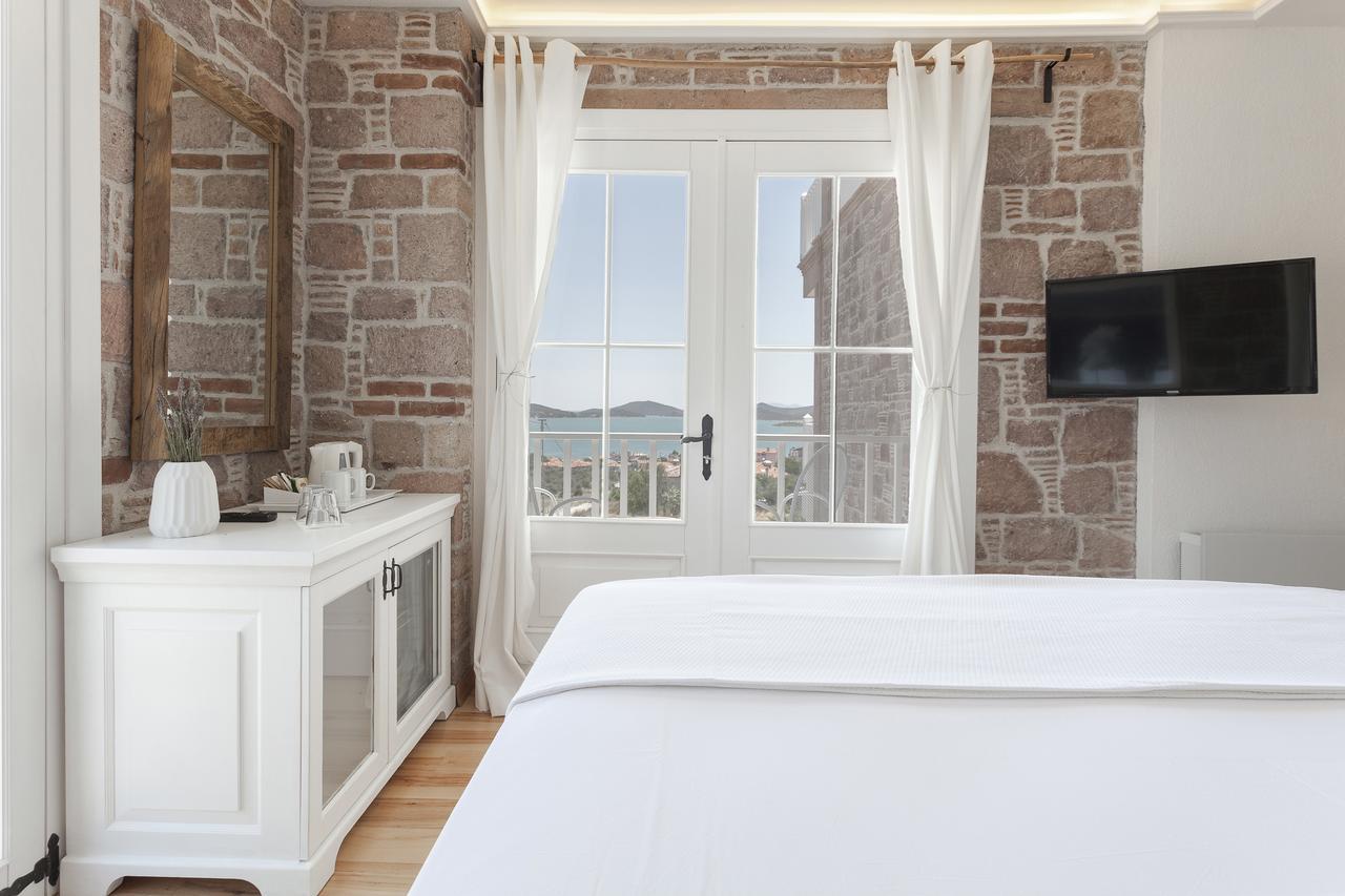 Cunda Pur Beyaz Hotel エクステリア 写真