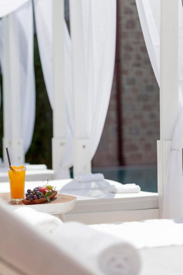 Cunda Pur Beyaz Hotel エクステリア 写真